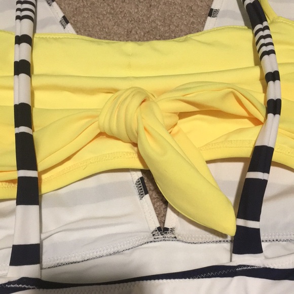 Aerie full coverage bathing suit - Picture 4 of 7